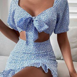 Ditsy Floral Knot Bust Peekaboo Dress